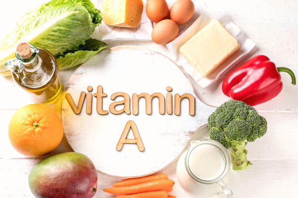 Ăn uống thiếu kẽm cũng khiến quá trình chuyển hóa vitamin A trở nên bất thường, có thể bị đào thải khỏi cơ thể. Vô cùng nguy hiểm, người thiếu vitamin A có khả năng đối diện với chứng quáng gà, các vấn đề về võng mạc và viêm dây thần kinh thị giác.