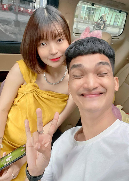 Năm 2020, Thảo Vy mang bầu con gái đầu lòng với Mạc Văn Khoa.