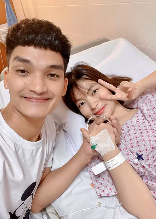 Tháng 12/2020, Thảo Vy lâm bồn trước ngày dự sinh khoảng 1 tháng. Chứng kiến vợ sinh con vất vả, Mạc Văn Khoa nhiều lần bật khóc.