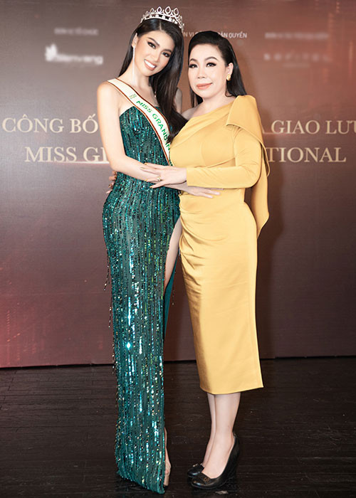 Sau Hoa hậu Việt Nam 2020, NTK Linh San tiếp tục thực hiện trang phục cho Á hậu Ngọc Thảo. Mới đây, nhà thiết kế tung ra 8 bản vẽ khác nhau cho trang phục phần thi dạ hội của Ngọc Thảo tại Miss Grand International 2020 (Hoa hậu Hòa bình Quốc tế 2020).