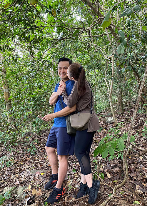 Bà xã của Chi Bảo kém nam diễn viên đến 16 tuổi và đang làm bà chủ thẩm mỹ viện.