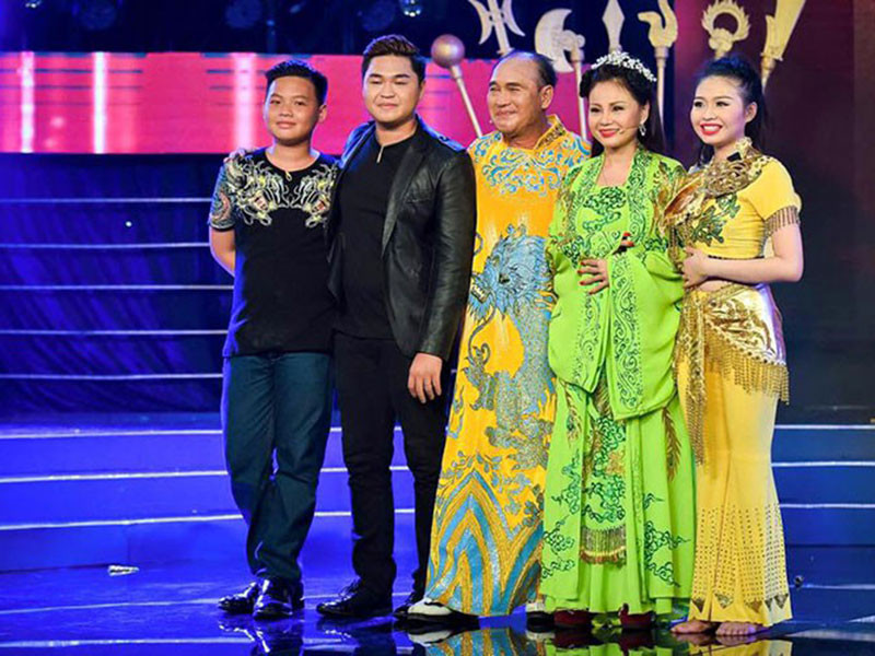 Năm 2016, Lê Giang và Duy Phương tạm bỏ qua những chuyện không vui trong quá khứ để hỗ trợ con gái Lê Lộc tham gia gameshow. Người thuyết phục cả hai tái xuất chung là Trấn Thành.