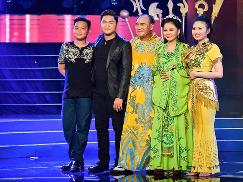 Năm 2016, Lê Giang và Duy Phương tạm bỏ qua những chuyện không vui trong quá khứ để hỗ trợ con gái Lê Lộc tham gia gameshow. Người thuyết phục cả hai tái xuất chung là Trấn Thành.