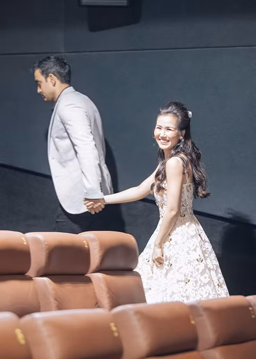 Võ Hạ Trâm được chồng ủng hộ vật chất lẫn tinh thần cho hoạt động ca hát.