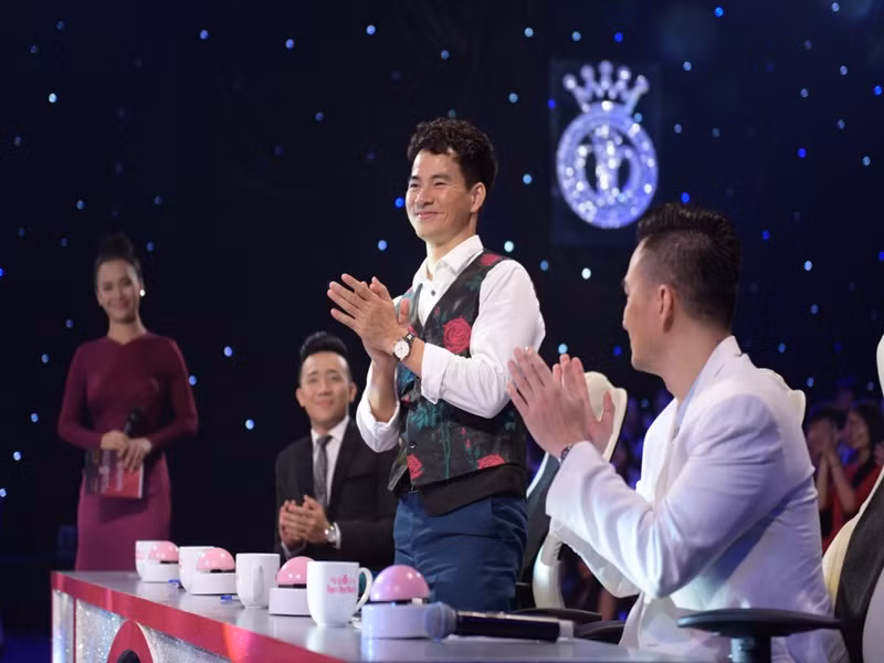 Theo Xuân Bắc, Trấn Thành không thể tránh khỏi sai sót, nhất là làm việc với cường độ cao. Anh cho rằng lỗi không chỉ ở người nghệ sĩ mà còn ở khâu biên tập, kiểm duyệt. Ảnh: Đẹp