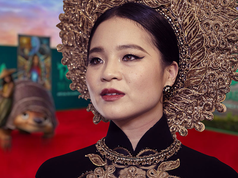 Năm 2011, Kelly bắt đầu tham gia diễn xuất với vài bộ phim ngắn và truyền hình. Sau đó, cô vượt qua hàng nghìn ứng viên để vào vai Rose Tico trong hai bom tấn “Star Wars: The Last Jedi” và “Star Wars: The Rise of Skywalker”.