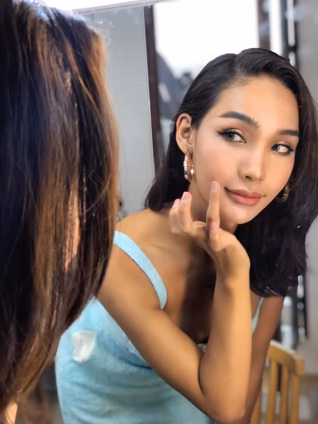 Tây Hà rời cuộc chơi ở tập 4 Đại sứ hoàn mỹ 2020. Điều này gây tiếc nuối bởi cô được xem là người có gương mặt đẹp nhất sân chơi nhan sắc này.