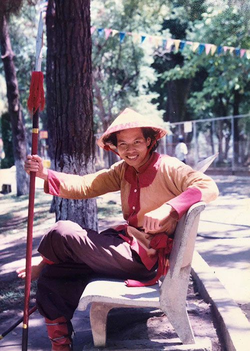 Theo Việt Hương, Vũ Ngọc Đãng rất buồn khi bị nhắc nhở nhưng đây là động lực để anh mua máy ảnh, nghiên cứu các góc máy đẹp và trở thành một đạo diễn.