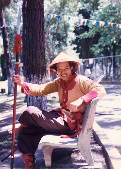 Theo Việt Hương, Vũ Ngọc Đãng rất buồn khi bị nhắc nhở nhưng đây là động lực để anh mua máy ảnh, nghiên cứu các góc máy đẹp và trở thành một đạo diễn.