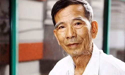 Van Dung, Chieu Xuan tiec thuong NSND Tran Hanh