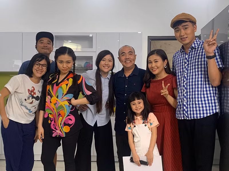 Cô cũng không dám nhờ Trấn Thành dạy diễn xuất bởi anh quá bận, đến thời gian ngủ cũng không có nhiều.