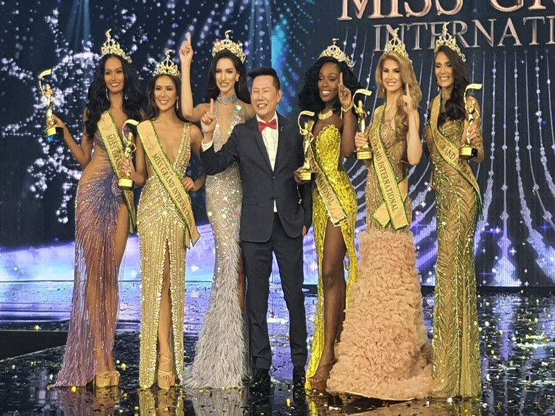 Danh hiệu á hậu 1 và 2 lần lượt thuộc về người đẹp đến từ Philippines và Guatemala. Vương miện được trao cho đại diện Mỹ - Evelyn Abena Appiah.