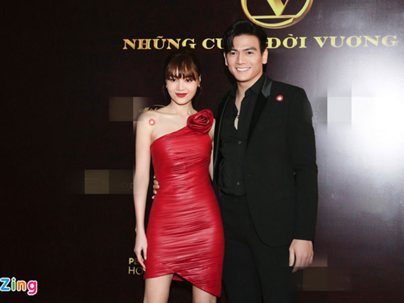 Tại sự kiện, Lan Ngọc khoe vẻ gợi cảm trong bộ đầm đỏ bó sát. Ảnh: Zing