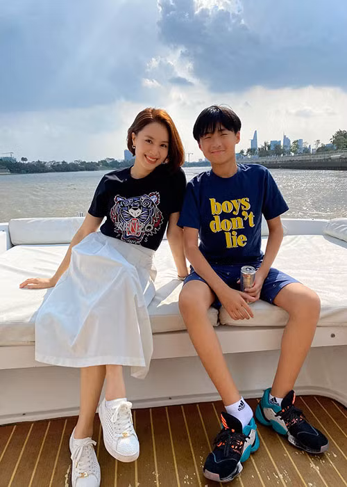 Châu của "Hướng dương ngược nắng" chia sẻ trên Vietnamnet, con trai của cô ít bày tỏ, chỉ hay quan sát.
