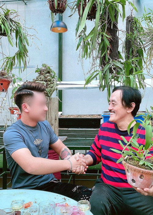 Từ khi phát hiện mắc bệnh hiểm nghèo, Giang Còi vẫn sống ở căn nhà vườn ngoại ô Hà Nội.