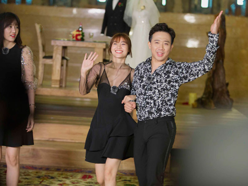 "Tôi không hề biết chuyện này cho tới khi chị Hari Won nhắn tin cho tôi. Đúng là việc chia sẻ mọi thứ lên mạng xã hội nhiều khi nguy hiểm, khiến người khác hiểu lầm", Lan Ngọc cho hay. Ảnh: Dân Việt