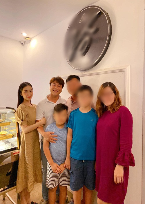 Khi mới hẹn hò, Hòa Minzy đã được lòng gia đình chồng. Đặc biệt, cô được mẹ chồng yêu thương hết mực.