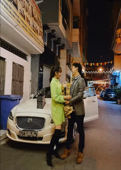 Bạn trai của Quế Vân không thích nữ ca sĩ hoạt động trong showbiz. Đó là lý do Quế Vân hạn chế tham gia các hoạt động nghệ thuật trong vài năm trở lại đây.