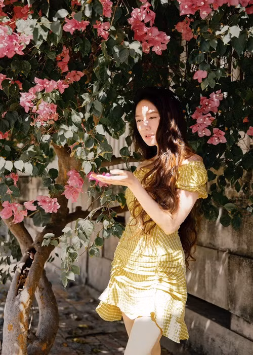 Minh Hà giữ được vóc dáng thon gọn dù từng 4 lần sinh nở.