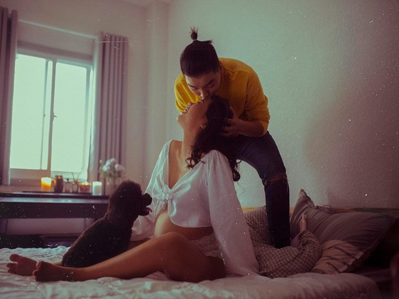 Bà xã của Ngọc Trai mang bầu con trai đầu lòng vào năm 2018. Trong thời gian mang thai kỳ, cô được chồng chăm sóc, động viên. Ngọc Trai thậm chí hạn chế show diễn để giúp đỡ Ngọc Trâm việc nhà. Ảnh: VTC