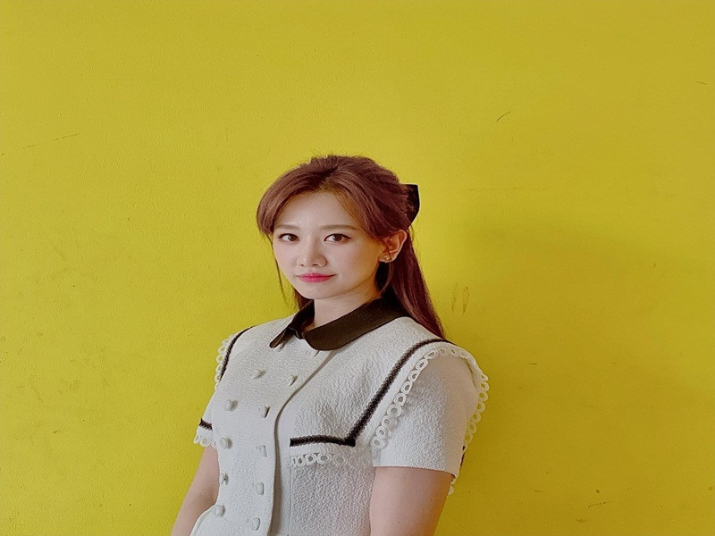 Lớn lên, Hari Won nỗ lực kiếm tiền, không phụ thuộc vào gia đình hay bạn trai. Lúc mới về Việt Nam, bà xã của Trấn Thành đi làm thông dịch viên cho các công ty của Hàn Quốc.