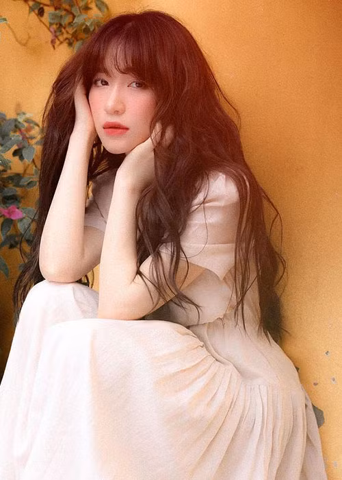 Nữ ca sĩ sinh con trai đầu lòng khoảng tháng 11/2019.