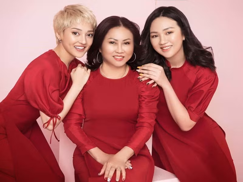 Tuy nhiên, bà hiểu nghệ thuật là đam mê của Bảo Anh nên quyết định trở thành chỗ dựa tinh thần vững chắc cho con.