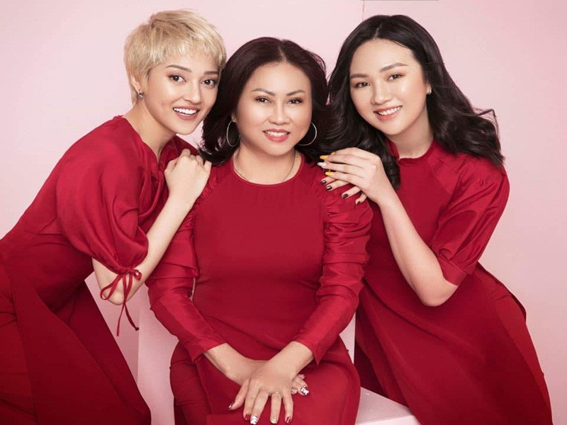 Tuy nhiên, bà hiểu nghệ thuật là đam mê của Bảo Anh nên quyết định trở thành chỗ dựa tinh thần vững chắc cho con.