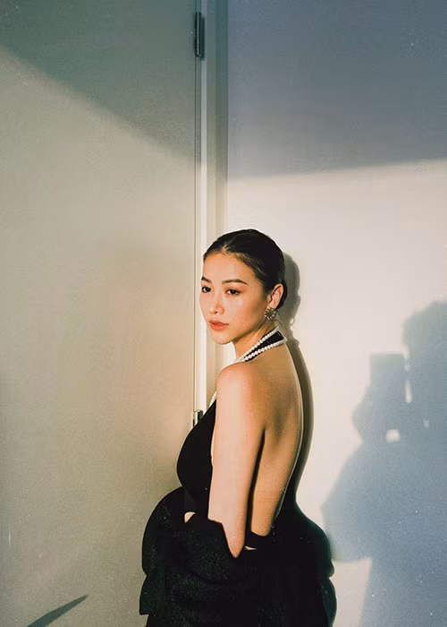 Nhan sắc của Phương Khánh ngày càng thăng hạng nhưng cô vẫn là cái tên khá mờ nhạt do ít có hoạt động nghệ thuật.