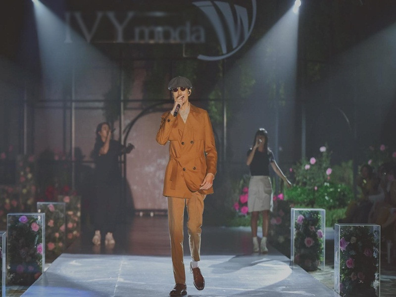 Đen Vâu kín tiếng về chuyện tình cảm. Ngoài ra, anh là một trong số những rapper có đời tư sạch scandal.