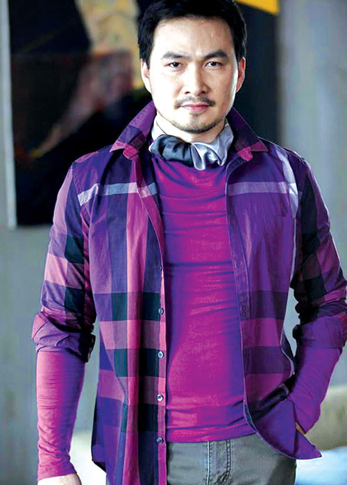 Năm 2014, trong talkshow “Lần đầu tôi kể”, Chi Bảo thừa nhận anh không mang lại hạnh phúc cho Thái Giang. Nam diễn viên chia sẻ, anh thường xuyên đi xa nhà, tình tứ với bạn diễn và không có thu nhập ổn định nên cuộc sống của vợ chồng luôn bấp bênh. Ảnh: Elle