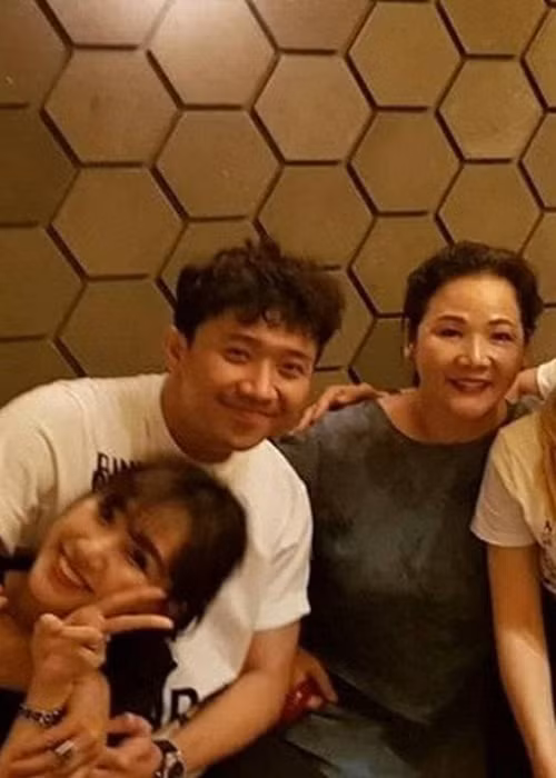 Nhiều người cho rằng "bố già" Trấn Thành không chỉ là "ông chồng quốc dân" mà còn là chàng rể quý.