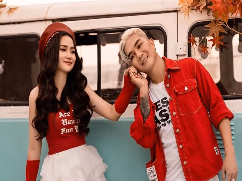 Đến tháng 10/2020, Khánh Đơn và Huỳnh Như tổ chức đám cưới. Cặp đôi có con gái chung vào tháng 9/2019.