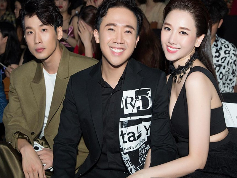 "Bố già' Trấn Thành chia sẻ trên VTV: "Bạn ấy có được kho tàng về cảm xúc mà nếu không được khai quật thì rất khó phơi bày. Với tôi, ngôi sao là phải luôn có được những khoảnh khắc thần kỳ trong nghề nghiệp của mình, diễn viên cũng vậy. Có những phân cảnh mà không hiểu ai nhập khiến người diễn viên diễn được như vậy và Tuấn có được năng lượng đó". Ảnh: Dân Việt