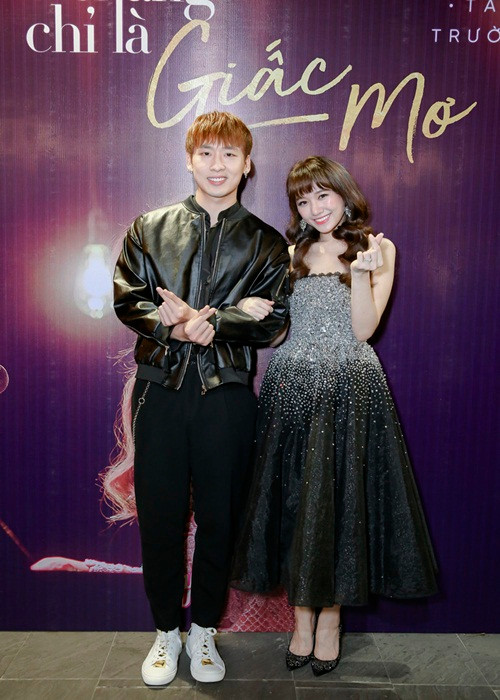 Hari Won ủng hộ các dự án của Tuấn Trần. Cô khen đàn em làm việc nghiêm túc, chăm chỉ. Ảnh: Yan