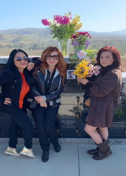 Bạn bè, đồng nghiệp luôn động viên Phương Loan từ khi nghệ sĩ Chí Tài qua đời.