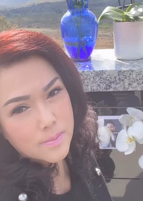 Trong 100 ngày qua, ca sĩ Phương Loan tới viếng chồng vào mỗi cuối tuần. Theo Don Hồ, dù nắng hay mưa, Phương Loan đều đến nơi an nghỉ của nghệ sĩ Chí Tài.