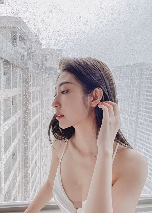 Mới đây, nhân dịp có 1.000 người theo dõi mới, nữ ca sĩ trả lời câu hỏi về chuyện lấy chồng, sinh con.