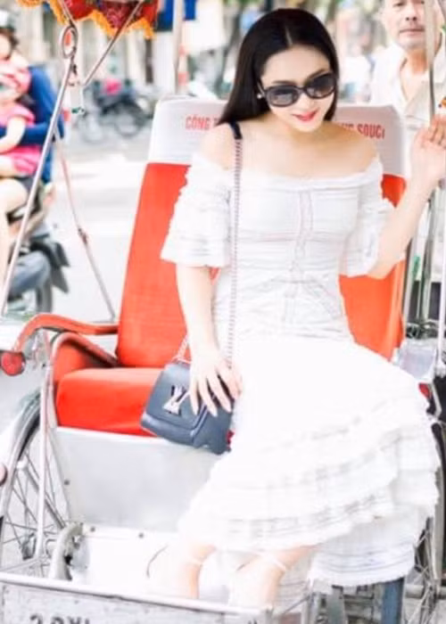 Nét đẹp yêu kiều của Hà Thanh Xuân đốn tim người hâm mộ.