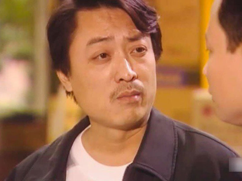 Nghệ sĩ Văn Thành qua đời vào ngày 28/2 ở tuổi 59. Theo nghệ sĩ Hương Dung, nam diễn viên bị tai biến đã lâu. Lúc còn sống, nghệ sĩ Văn Thành từng đóng phim “Sa ngã", "Chuyện phố phường", "Tiếng cồng định mệnh". Ảnh: Vietnamnet