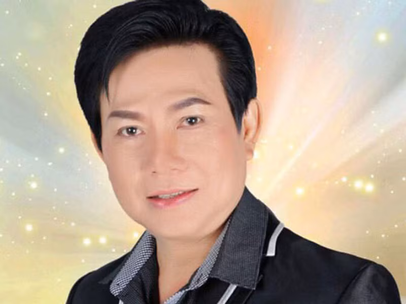 Nghệ sĩ cải lương Chiêu Linh bị nhồi máu cơ tim rồi qua đời vào ngày 2/2 ở tuổi 55. Sinh thời, anh có nhiều vai diễn hay trong các vở cải lương trên sân khấu đoàn Thanh Nga. Ảnh: Vietnamnet