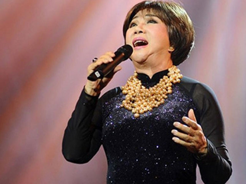 Danh ca Lệ Thu mắc COVID-19 rồi qua đời vào tháng 1/2020 tại Mỹ. Bà hưởng thọ 78 tuổi. Đến cuối tháng 1, đám tang nữ danh ca mới được tổ chức do tình hình dịch bệnh phức tạp. Ảnh: Nông nghiệp Việt Nam