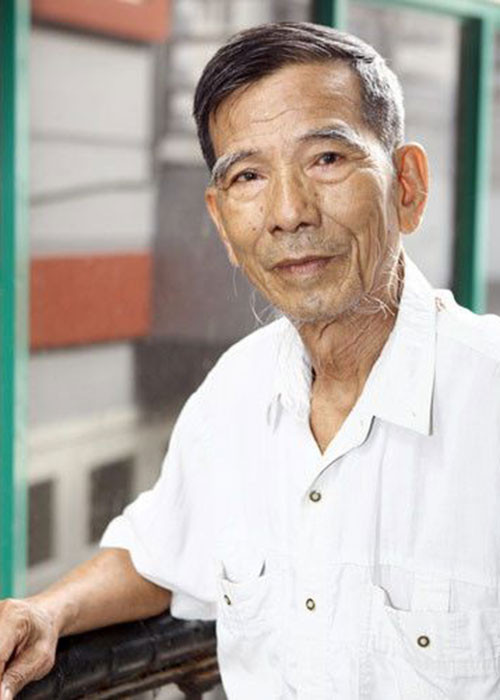 Một trong những vai diễn ấn tượng nhất của nghệ sĩ Trần Hạnh trên sân khấu kịch là Nguyễn Trãi trong “Lam Sơn tụ nghĩa”. Theo Lao động, sinh thời, nhà viết kịch Lưu Quang Vũ viết trong cuốn sách “Người Hà Nội” rằng, trong số 4 - 5 người đóng vai Nguyễn Trãi, riêng nghệ sĩ Trần Hạnh thể hiện được phong thái hào hoa của người Hà Nội. Ảnh: Kịch Hà Nội