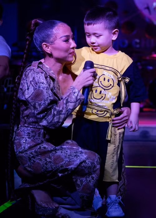 Thảo Trang chia tay bạn trai người Mỹ rồi sinh bé Alex. Nữ ca sĩ cho hay: “Thời điểm đó tôi đã muốn làm mẹ còn bố của Alex vì yếu tố công việc và ở xa nên cũng ít có thời gian để kết nối được với tôi”. Không may, bố bé Alex qua đời vào năm 2019 vì tai nạn giao thông.