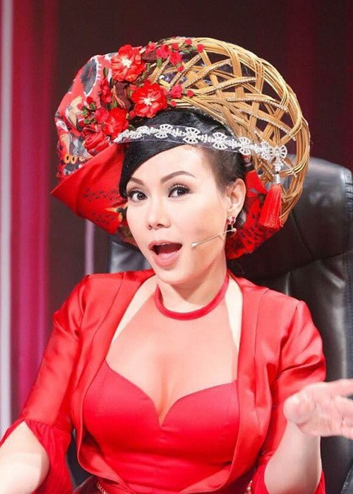 Không ít người ghen tỵ với Việt Hương khi ở tuổi 45, cô có cuộc hôn nhân hạnh phúc, khối tài sản khủng và sự nổi tiếng.