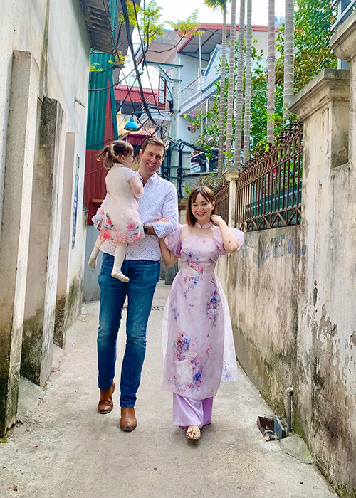 Không cần kết hôn với đại gia, Lan Phương vẫn có tổ ấm hạnh phúc khiến nhiều người ngưỡng mộ.