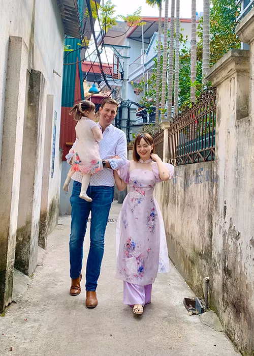 Không cần kết hôn với đại gia, Lan Phương vẫn có tổ ấm hạnh phúc khiến nhiều người ngưỡng mộ.