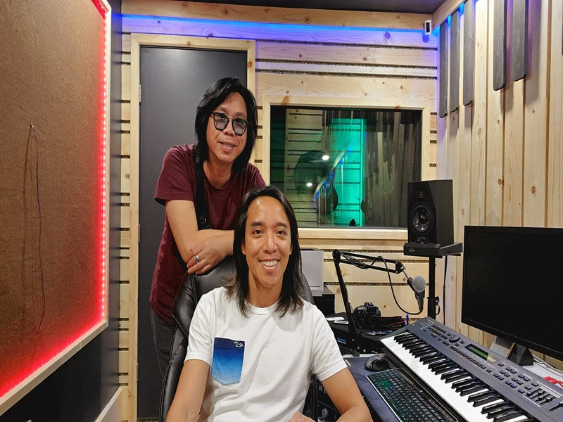 Ngoài ca hát, ông xã của Việt Hương còn là nhạc sĩ hòa âm và kinh doanh.