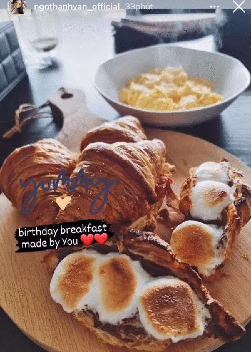 Huy Trần còn được cho là chuẩn bị bữa sáng cho Ngô Thanh Vân trong ngày sinh nhật.