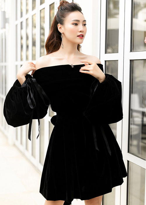 Vì là đại diện của nhiều nhãn hàng nên khi vướng tin đồn không hay, cô lập tức phủ nhận. Lan Ngọc nhấn mạnh là nghệ sĩ, cô biết mình phải giữ gìn hình ảnh.